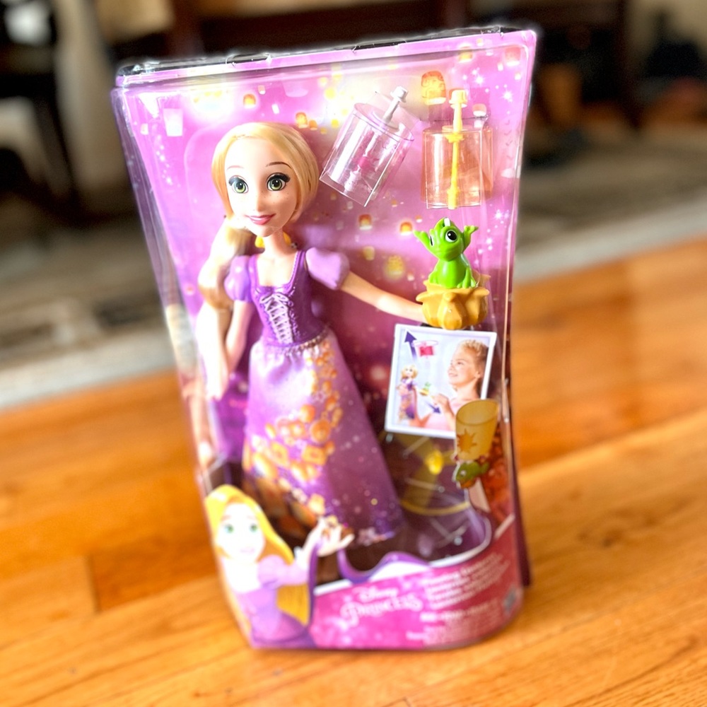Disney Princess Floating Lanterns Rapunzel Doll